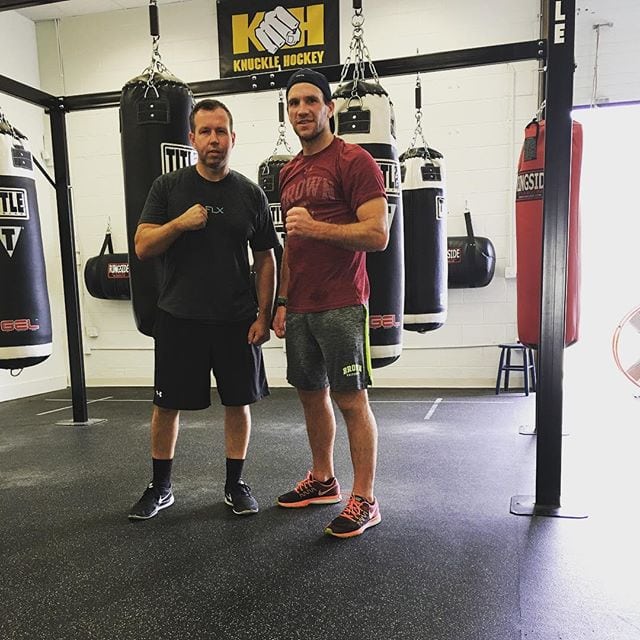 Another summer with #NHL @canadiensMTL @bobbyfarnham24 bangin out a lot of rounds. #Boxing #Offseason #Athlete #training @knucklehockey