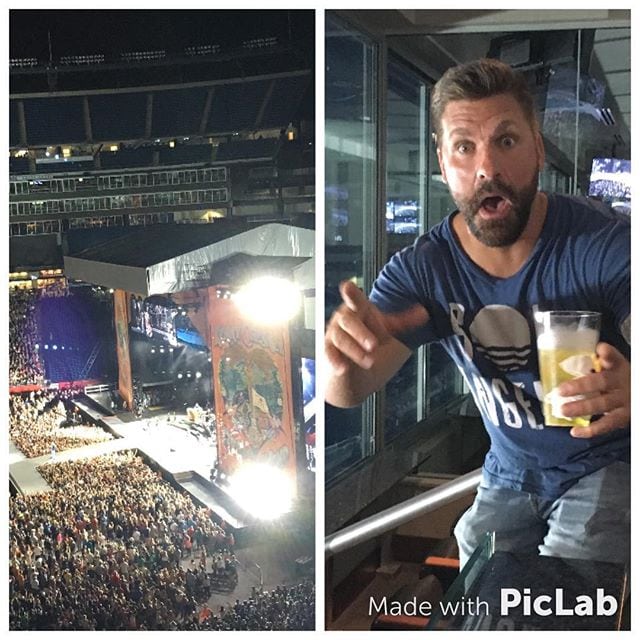 A lil bit of #country fest at #gillettestadium and a lil bit of @scottyone .