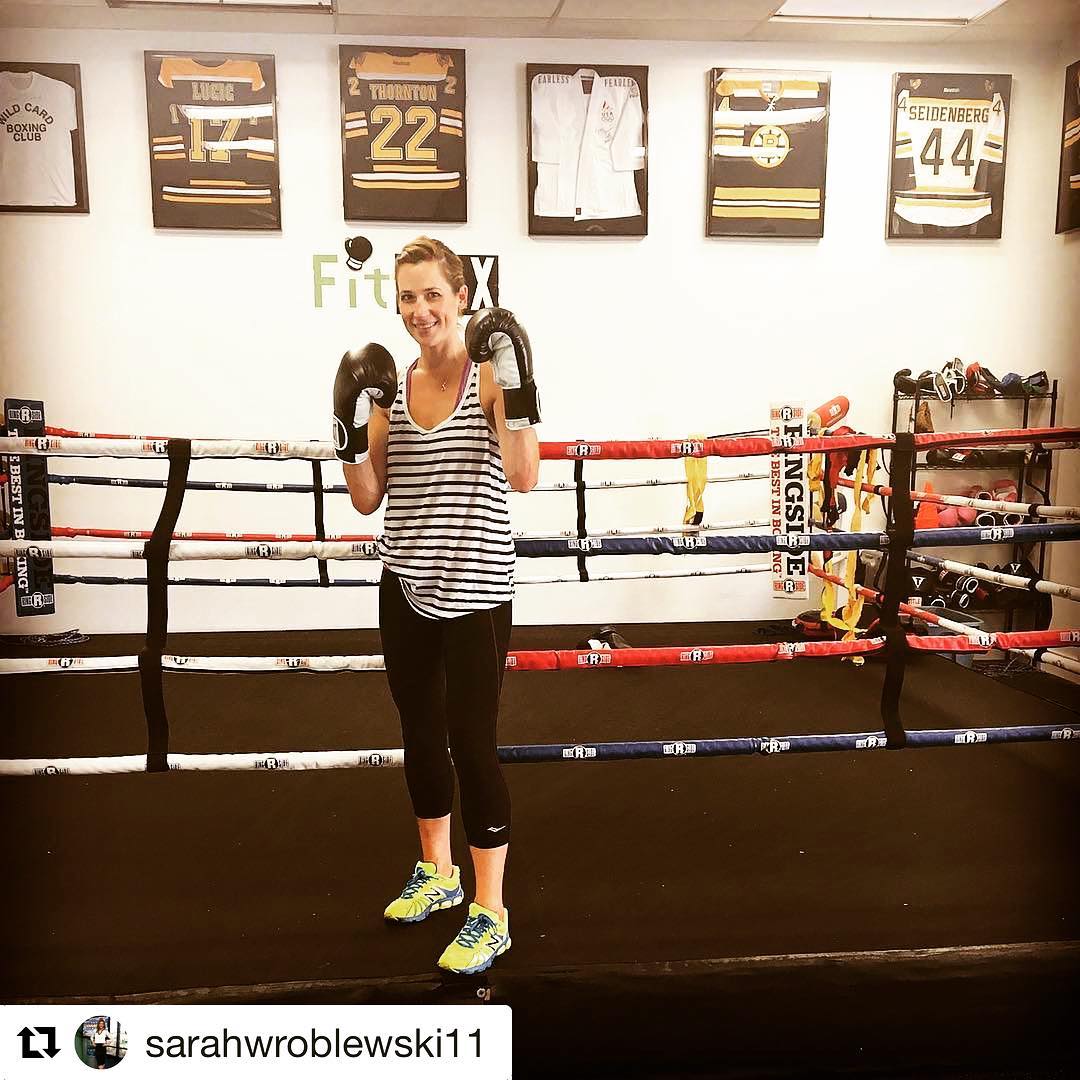 @sarahwroblewski11 ・・・
Always feels good to get in the ring... Thanks @tommymcinerney for another great workout @fitboxboxingfitness