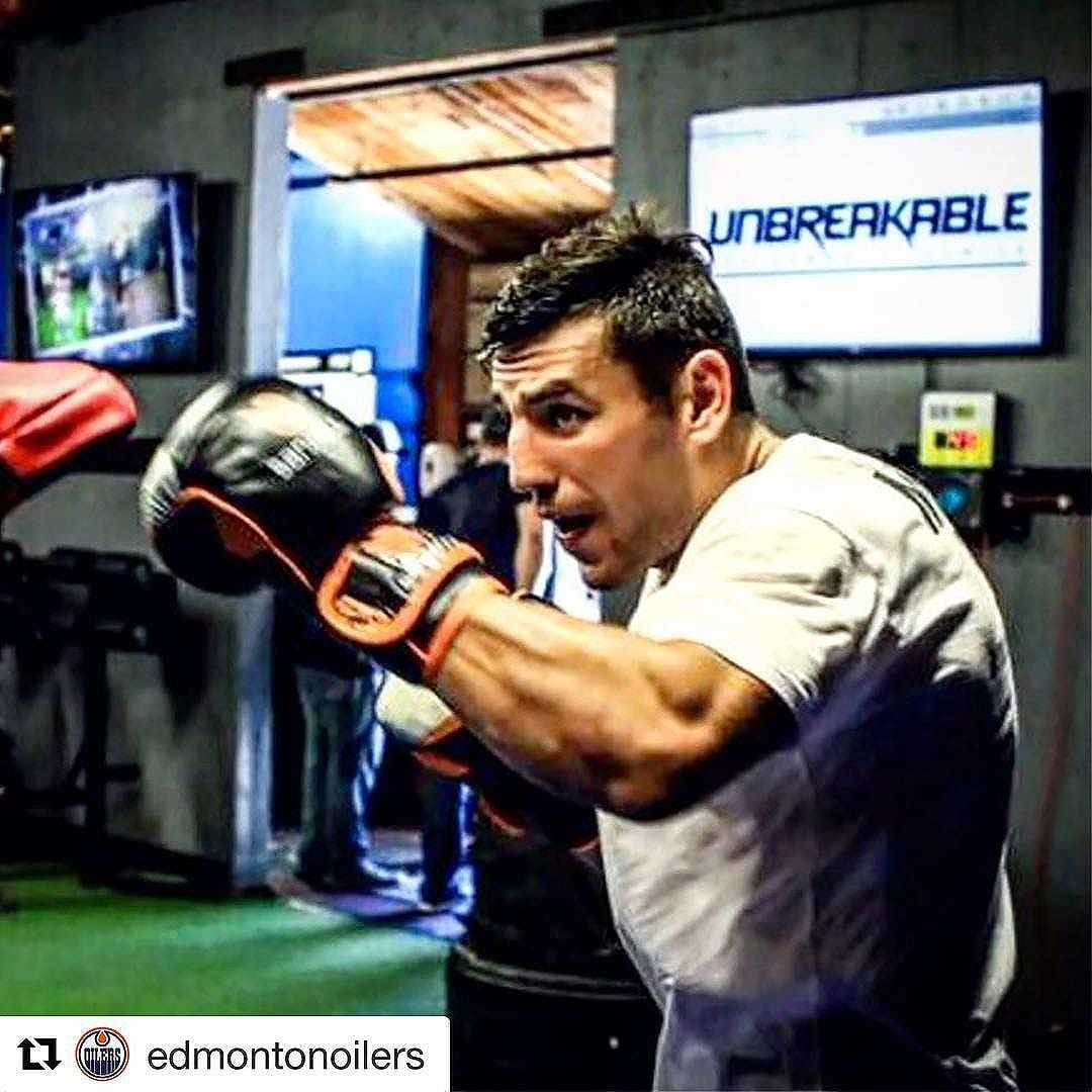 I had the honor to work with Milan Lucic in #Boston . He was one of the hardest #workers and #toughest #guys I've worked with. It doesn't surprise me to see him push himself and keeping #boxing in his #offseason #regime. @edmontonoilers @nhlbruins @nhl @tommymcinerney www.fitboxdedham.com #fight #fit #dedham #boston #conditioning #hardwork #hardworkpaysoff #beast #bestofthebest #nofear #tough @unbreakableperformance