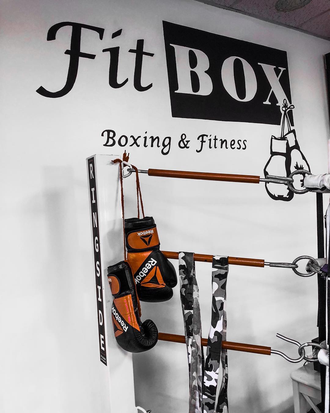 Sign up Today for a FREE Boxing Workout with Boxing trainer @tommymcinerney . Contact us at Text (781)727-9503 email fitbox@outlook.com @reebok @reebokboston