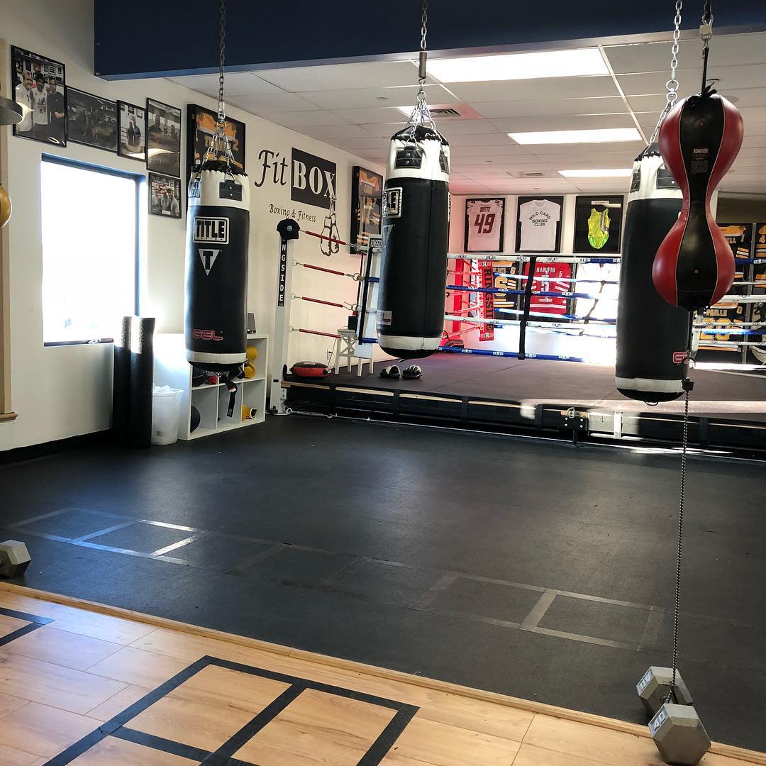 Why feel uncomfortable when you want to try new things . FitBOX in Dedham,Ma is the place where everyone feels comfortable. #boxing #fitness #feelgood #therapy #workouts #exercise @tommymcinerney