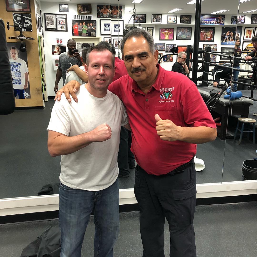 Good times meeting one of boxing’s well-known trainers Abel Sanchez at #Wildcard this wknd. @thesummitgym #FightWeek #Wilderfury. #boxing #boxingtraining @gggboxing #trainer #fightlife #sparring #fitness #freddieroach @gypsyking101 @bronzebomber #fightweek @staplescenterla #la @showtimeboxing @wbcboxing #sweetscience #boston @tommymcinerney