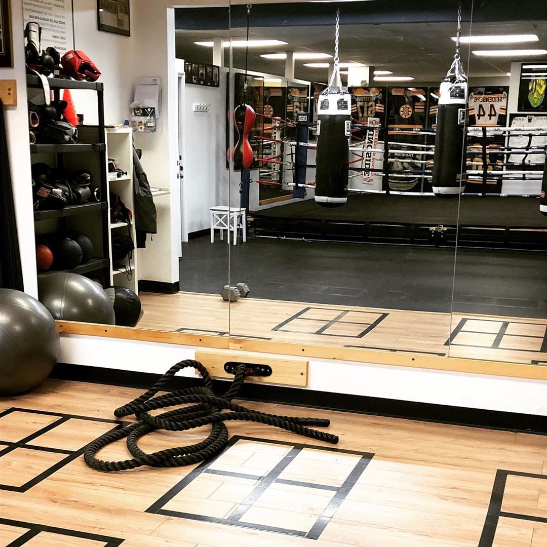 Try something new that will get you in Shape and have Fun doin it . Sign up Today to schedule your FREE Boxing Workout at (781)727-9503 . www.fitboxdedham.com 🥊. #boxing #boxingtraining #boxingworkout #boxinglessons #sweetscience #training #workout #workoutmotivation #getinshape #feelgood #fight #fit #fitness #boston #dedham @tommymcinerney