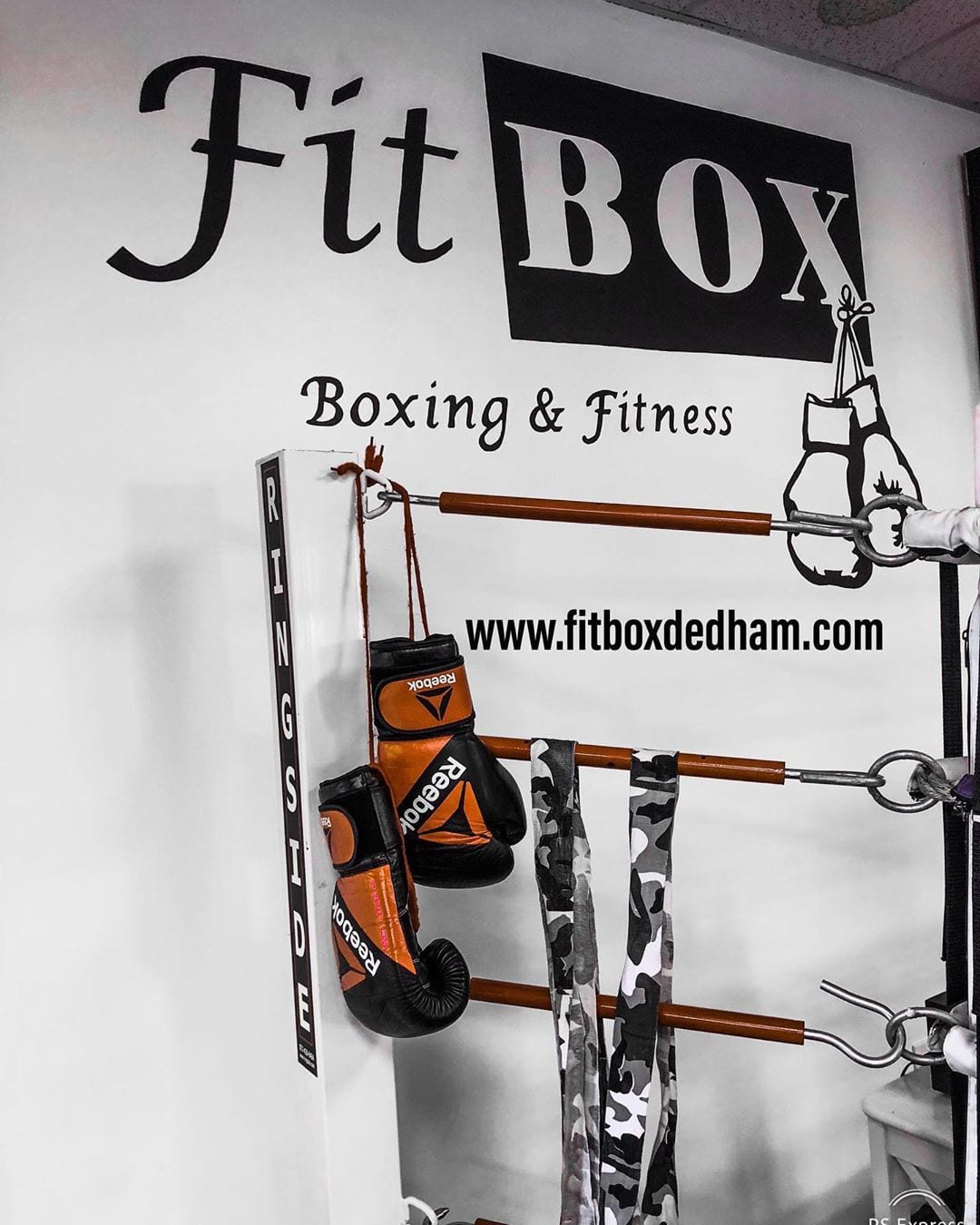 Free trial sign-up at (781)727-9503 or Fitbox@outlook.com . #boxing #studio #boxingtraining #boxinglessons #boxingworkout #boxingtrainer @tommymcinerney #workoutmotivation #workout #fight #fit #exercise @reebok #reebokboston #cardio #conditioning #hiitworkout #fitness #dedham #legacyplace #boston #nhl #boxer #box #sweetscience