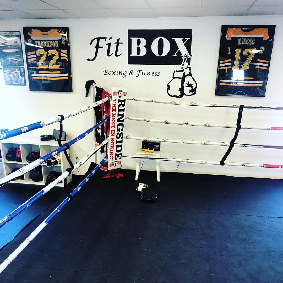Boxing for beginners . For more info contact us at fitbox@outlook.com . . #boxing #boxingstudio #boxingtrainer #boxingtraining #fitness #weightloss #followers @instagram #bostonfitness #boston #dedham