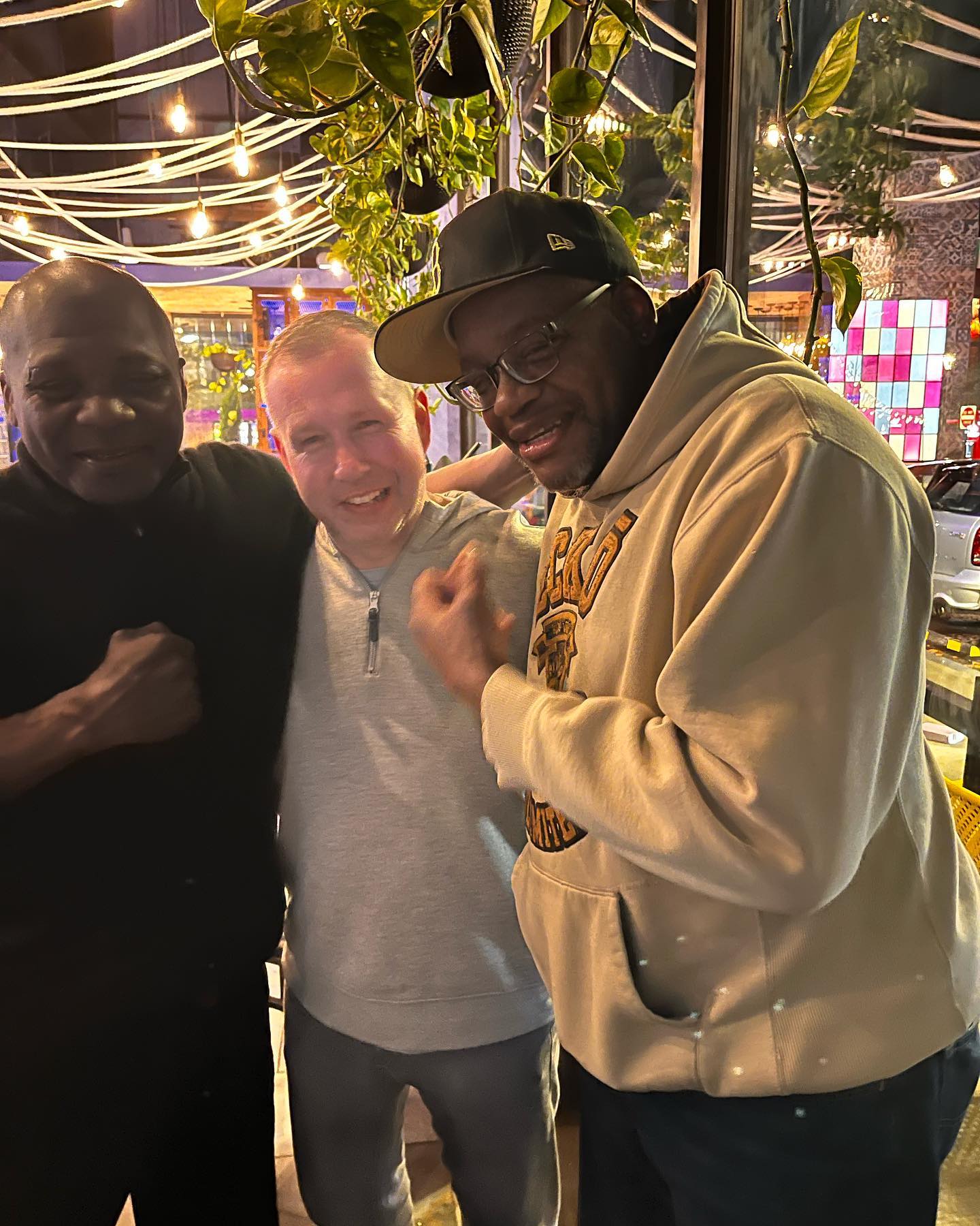 Ran along side these two for about 20yrs at The Ring Boxing Club and had learned so much with both of these two New England boxing legends and I’m so glad to call them my friends and my family Jeffrey Leggett @coach_leggs and Rodney Toney @toneyrodney