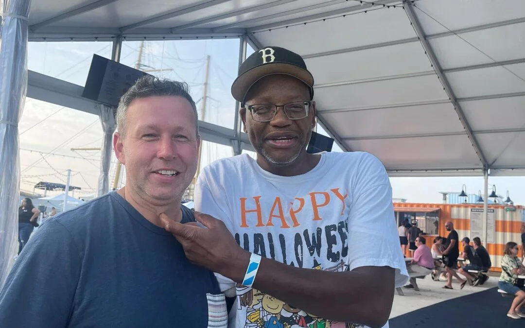 You just never know who you will run in to. Worked along side of this guy training fighters for over 20 yrs , We had some great times 🥊. Jeff Leggett #Boston @theringboston #boxing @fitboxboxingfitness